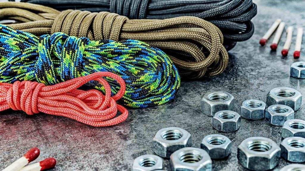 close view couple paracord hanks different paracord projects ss Feature 1