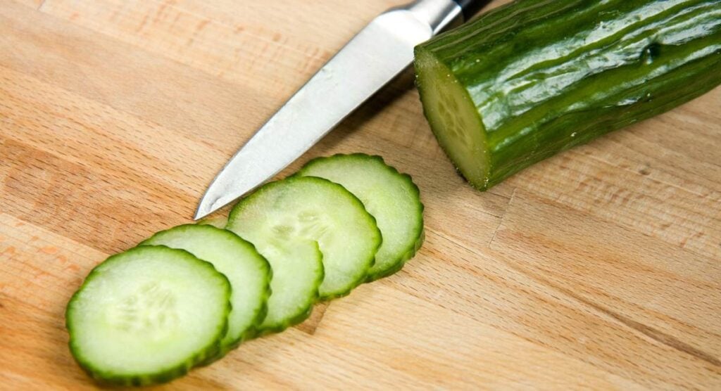 21 Home Remedies For Toothache Pain Relief cucumber food vegetable Home Remedies For Toothache pb 1