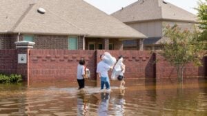 34 Flood Survival Tips | How To Survive Before, During, And After A Flood