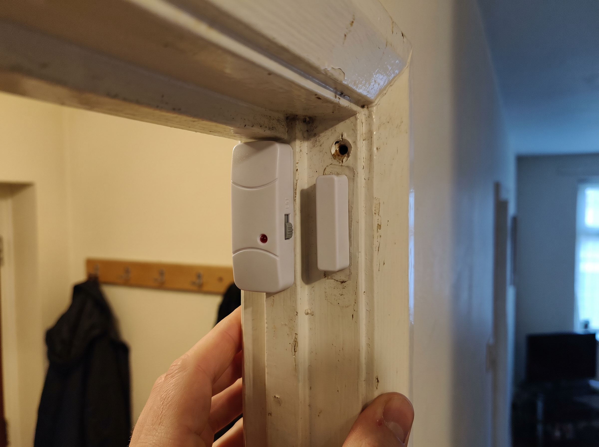 Home Security That Works Without Power or WiFi Home security without power or WiFi starts with battery door and window alarms